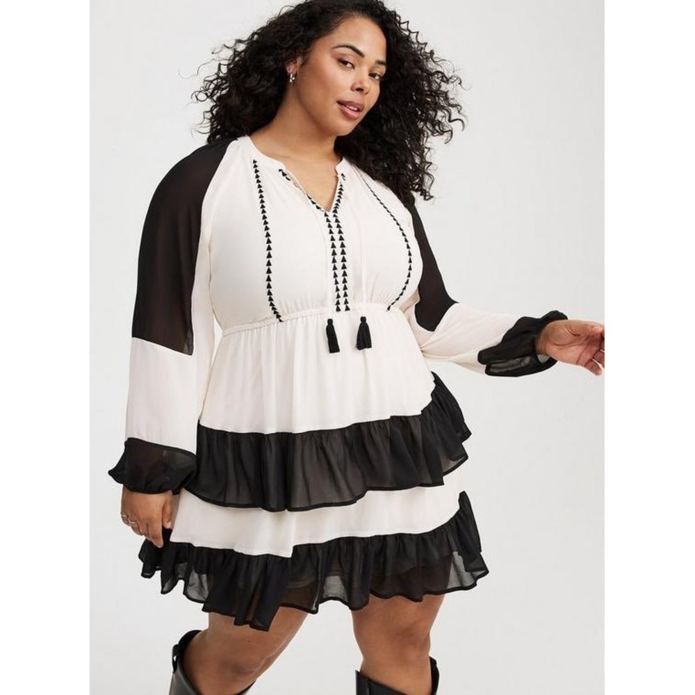 Torrid Dress Womens 2 Tiered Ruffle Colorblock Ivory Black NWOT